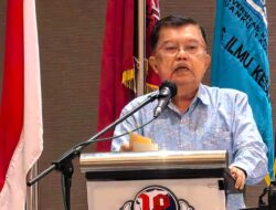 Hadiri Wisuda Universitas Pahlawan, Jusuf Kalla: Sarjana Harus Ciptakan Lapangan Kerja