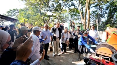 Pemprov Jabar Wajibkan Siswa SMA/SMK Pungut dan Pilah Sampah Lewat Praktikum IPA